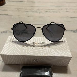 Unisex BLENDERS Black Aviators